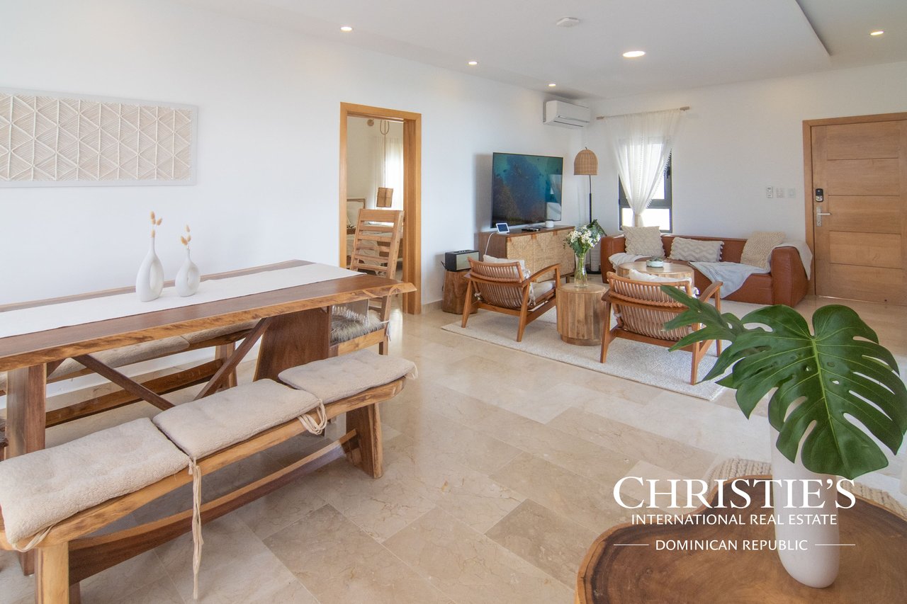 Sunrise Penthouse, Terrenas