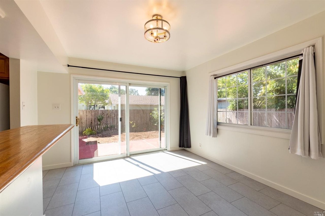 6 Boulevard Ct