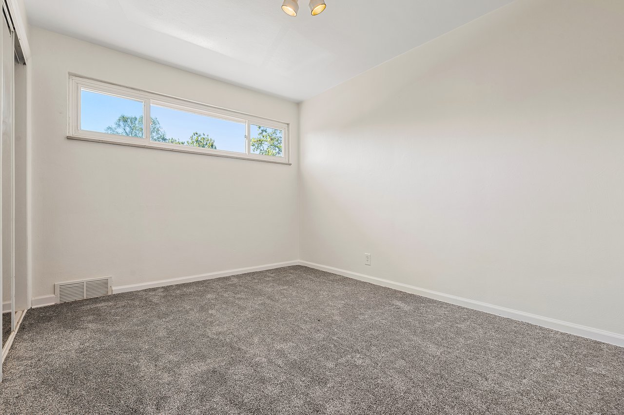 1332 Foxboro Dr