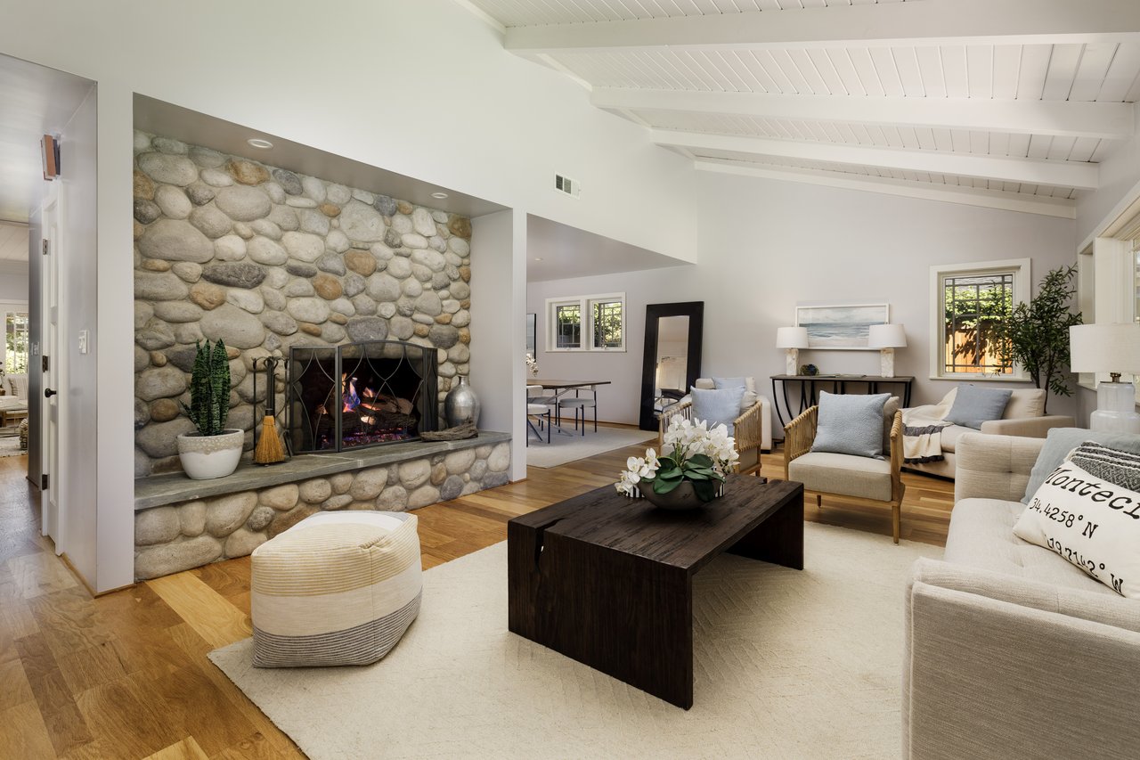 Four Bedroom Home Near Butterfly Beach