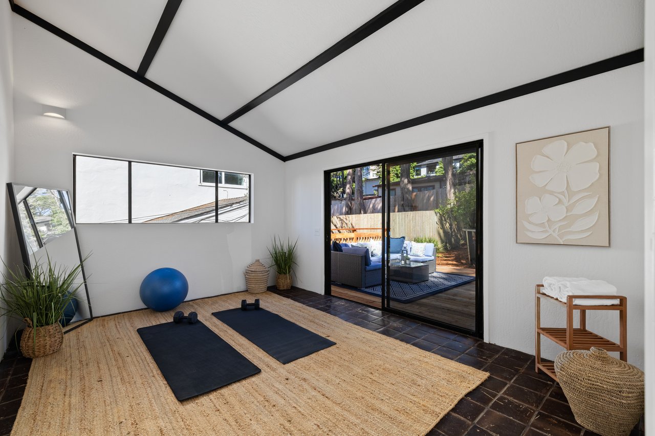 207 Beverly Pl