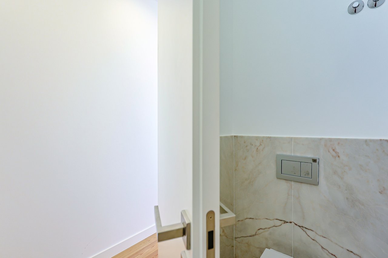 Elegant New T2 Apartment with Two Suites in Monte Estoril