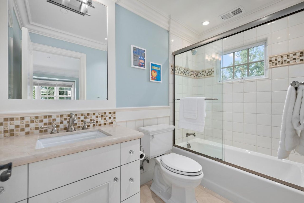 1795 Bay Laurel Dr