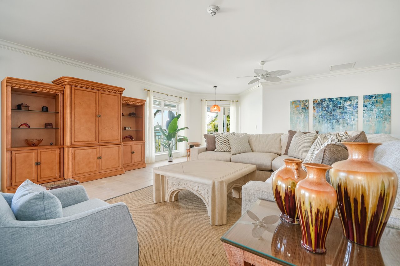 207 Beach Manor, Bayroc