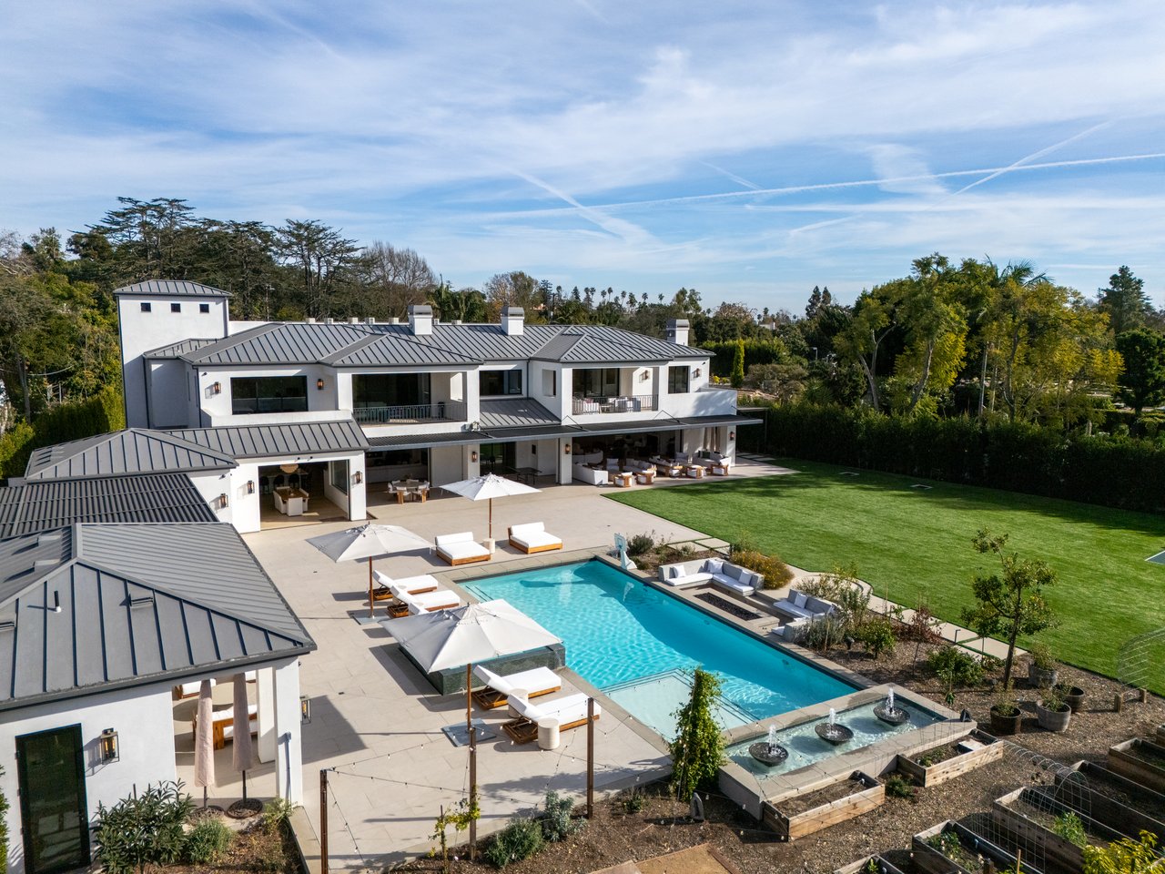 Sprawling Diamond
