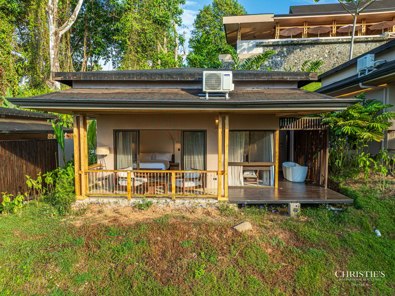 Luxury Hotel Boutique with Ocean Views | Walking distance to the beach | 13.2 Acres