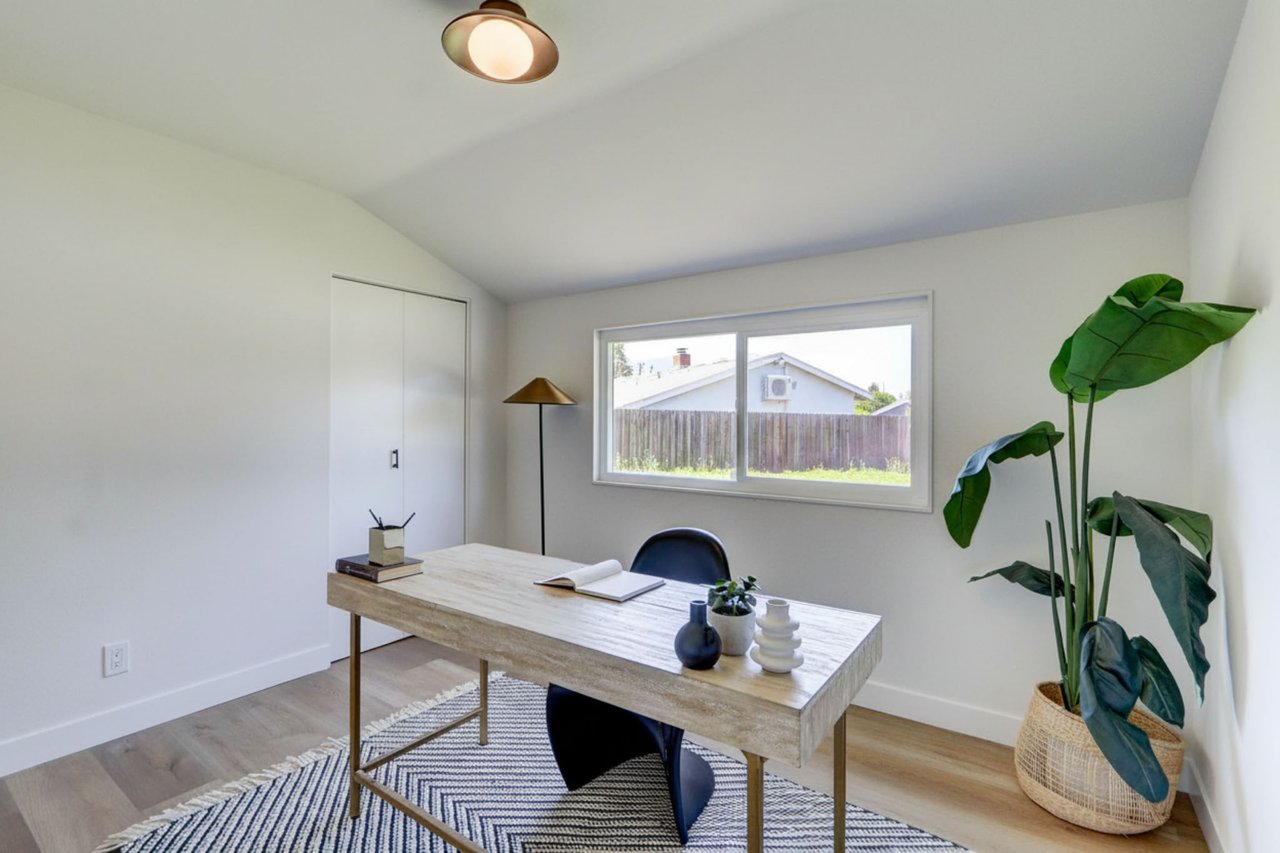 476 Jeanne Ct