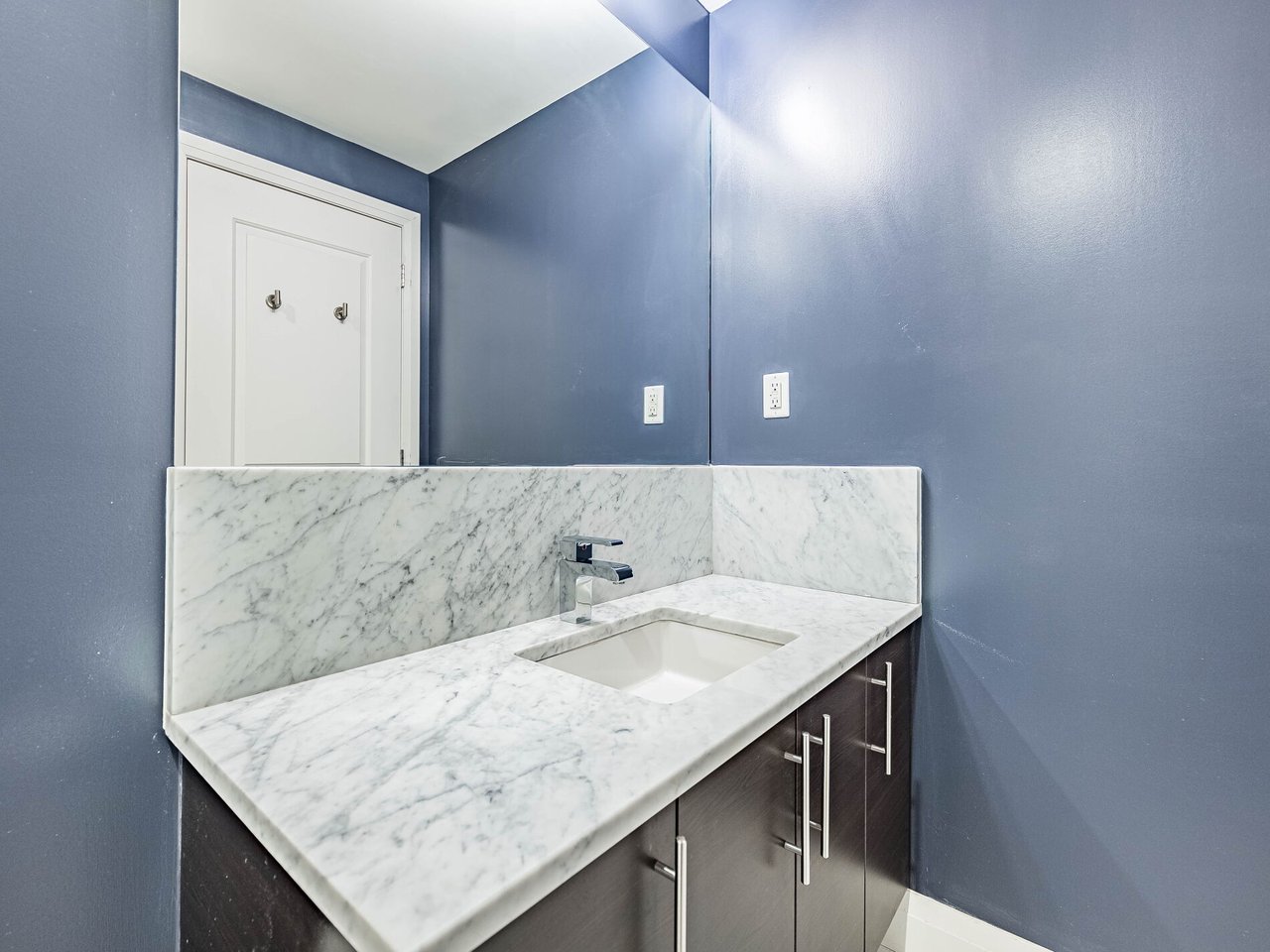 83 Redpath Avenue 407, Toronto C10, ON