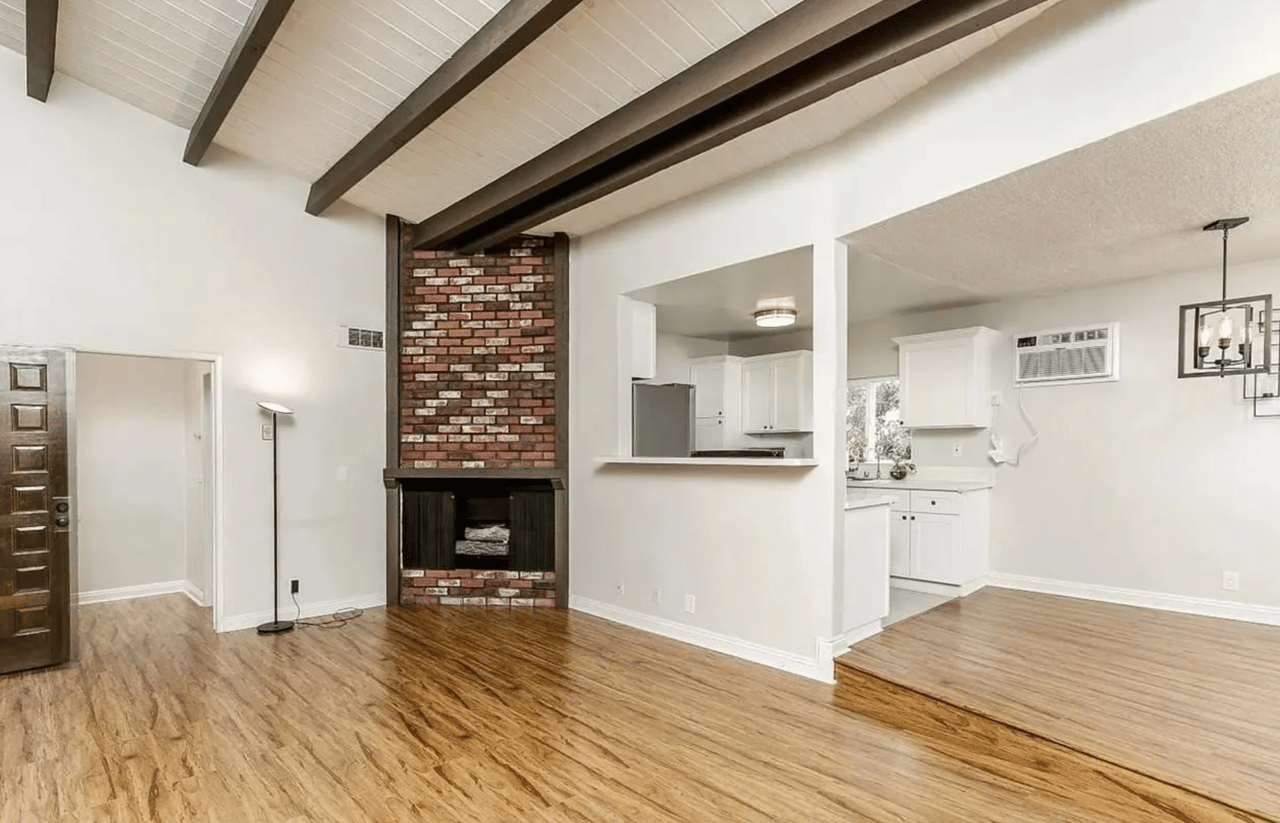 1818 Kelton Ave Apt 102