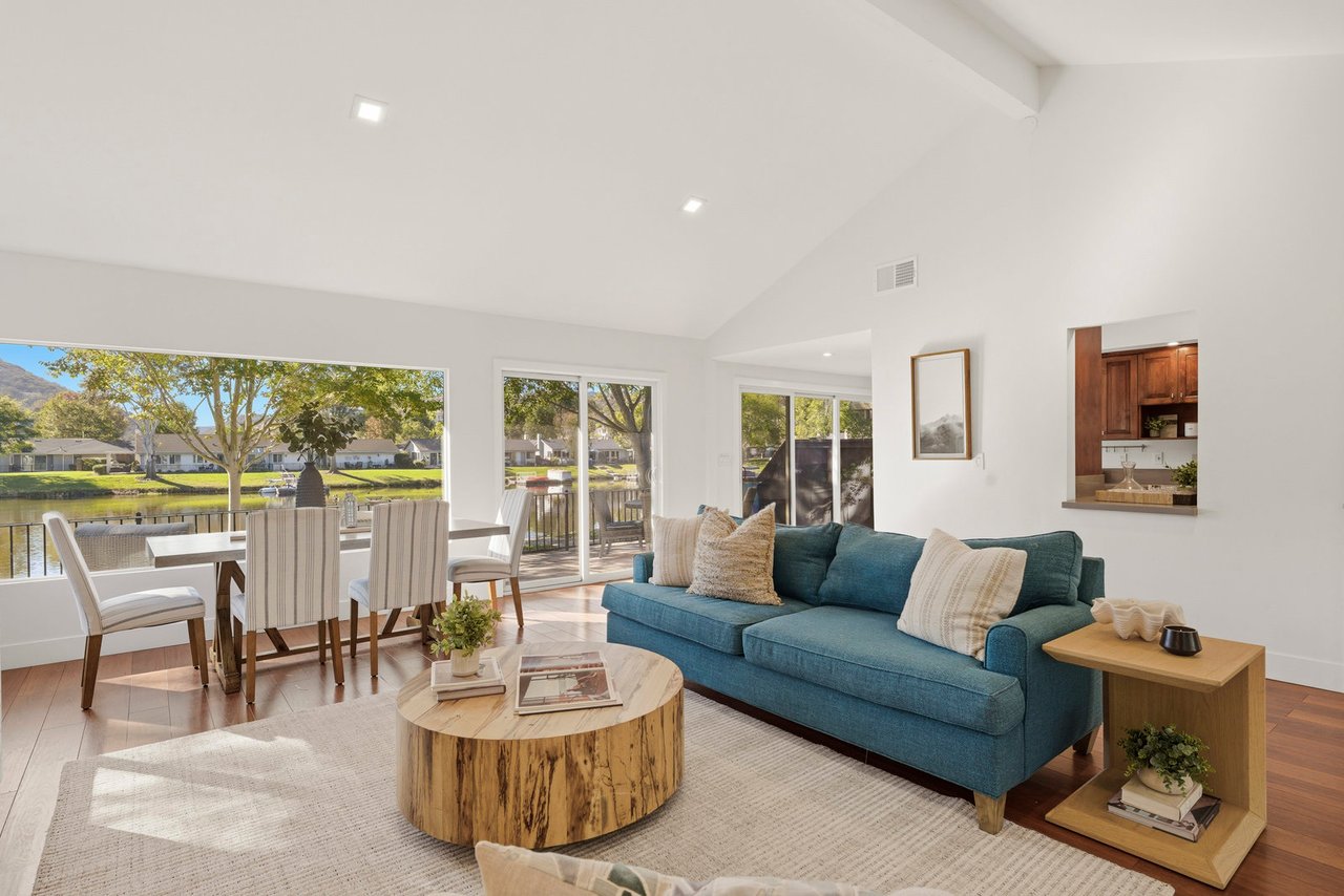 1541 Via Entrada Del Lago