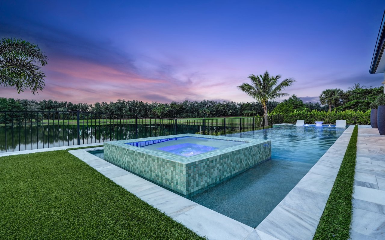 12450 Vittoria Way