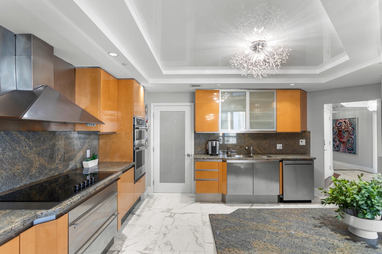 2600 Island Blvd # 2603