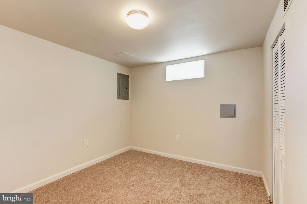 810 Neptune Ave