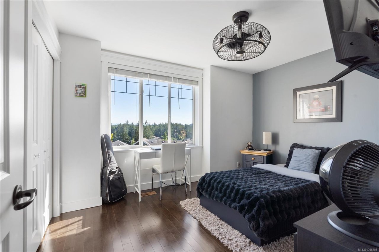 630 Granrose Terr, Colwood