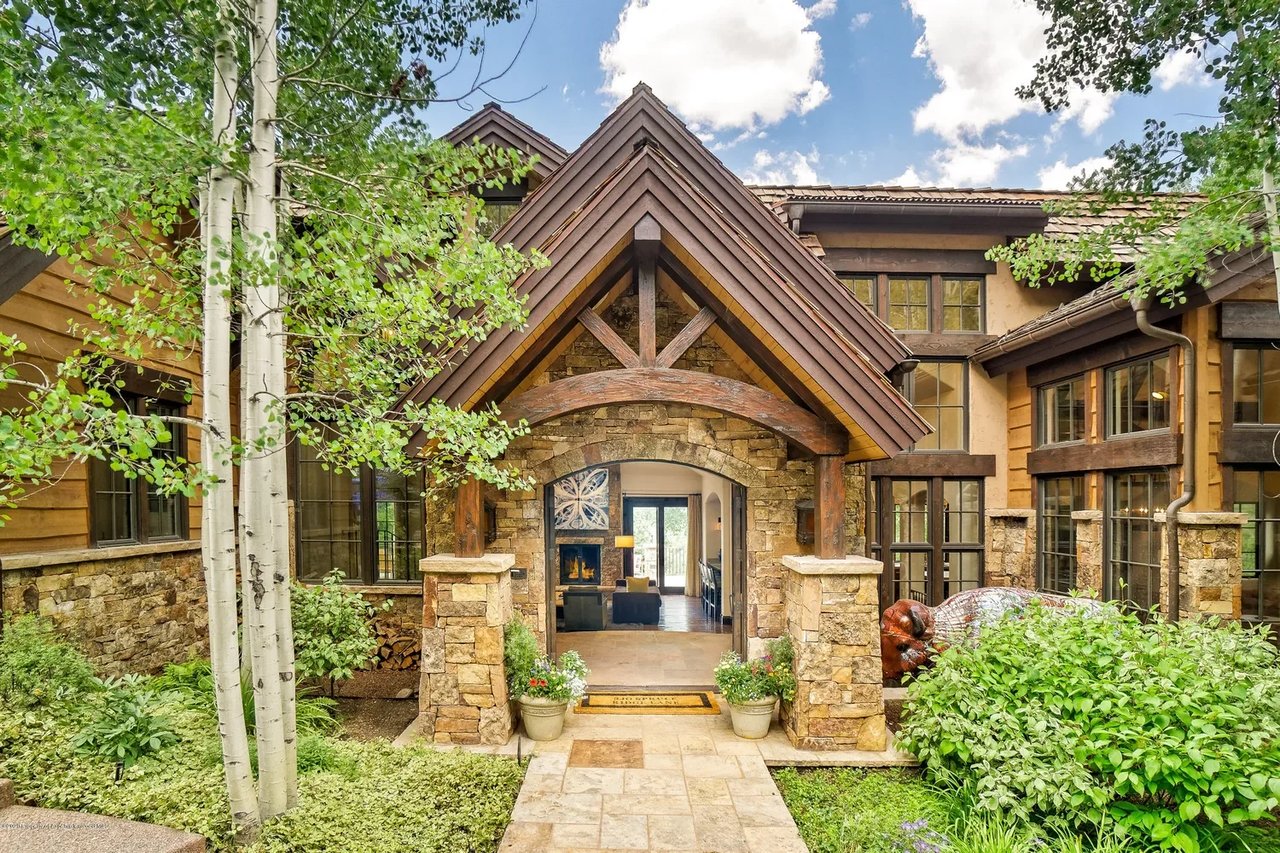 340 Spruce Ridge Ln