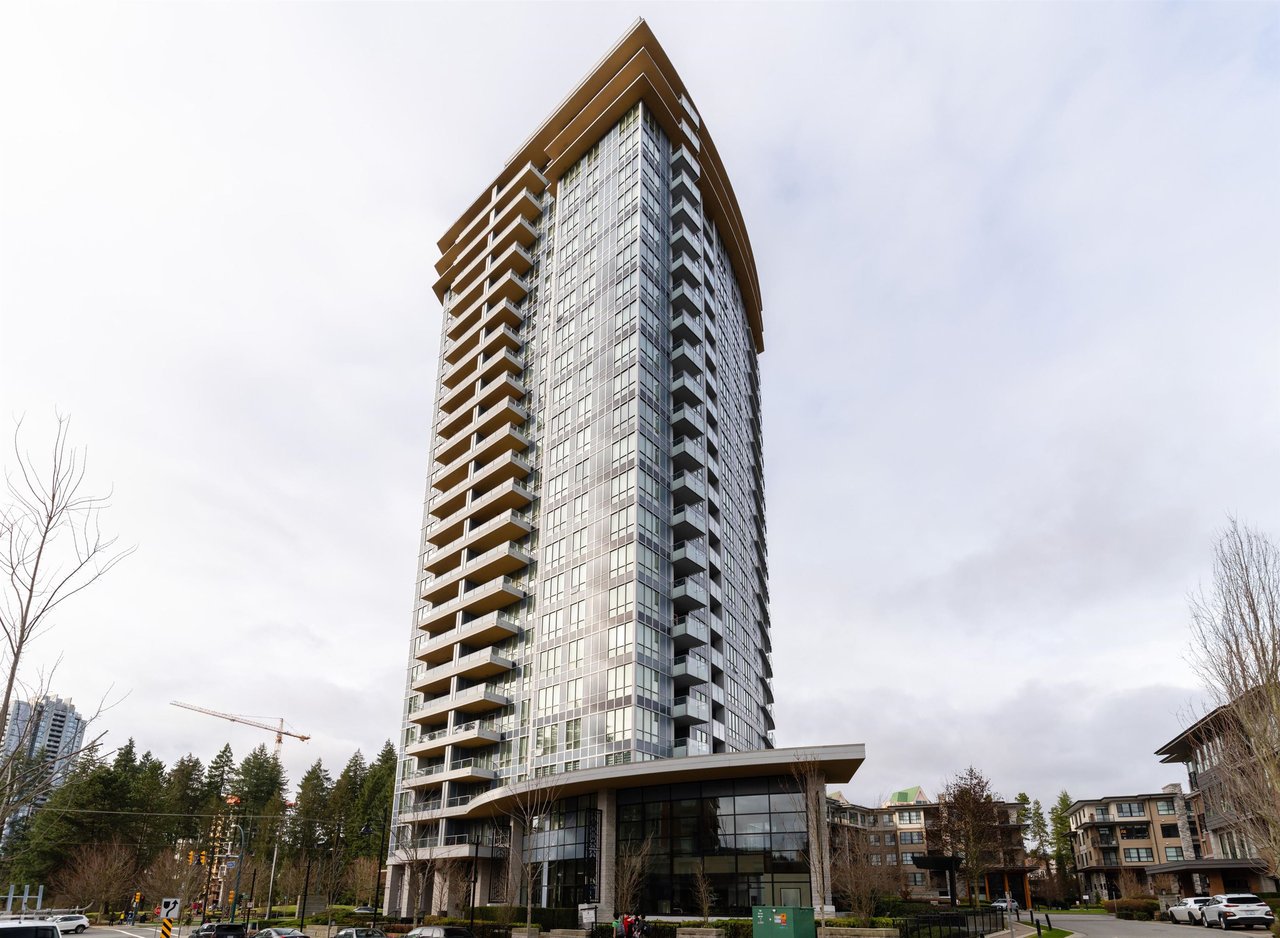 501-3093 Windsor Gate