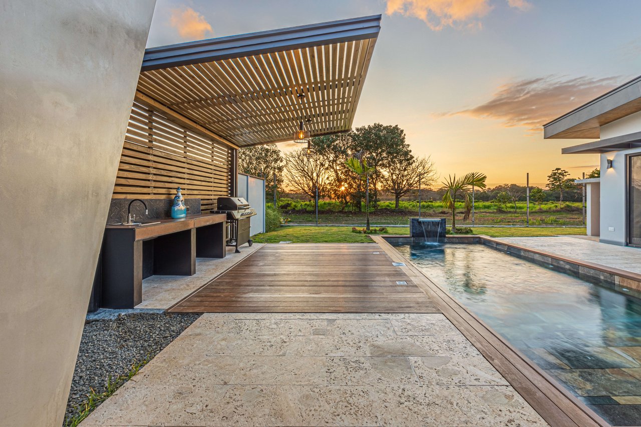 Casa Morfa: Brand New Home in Uvita's Premier Neighborhood