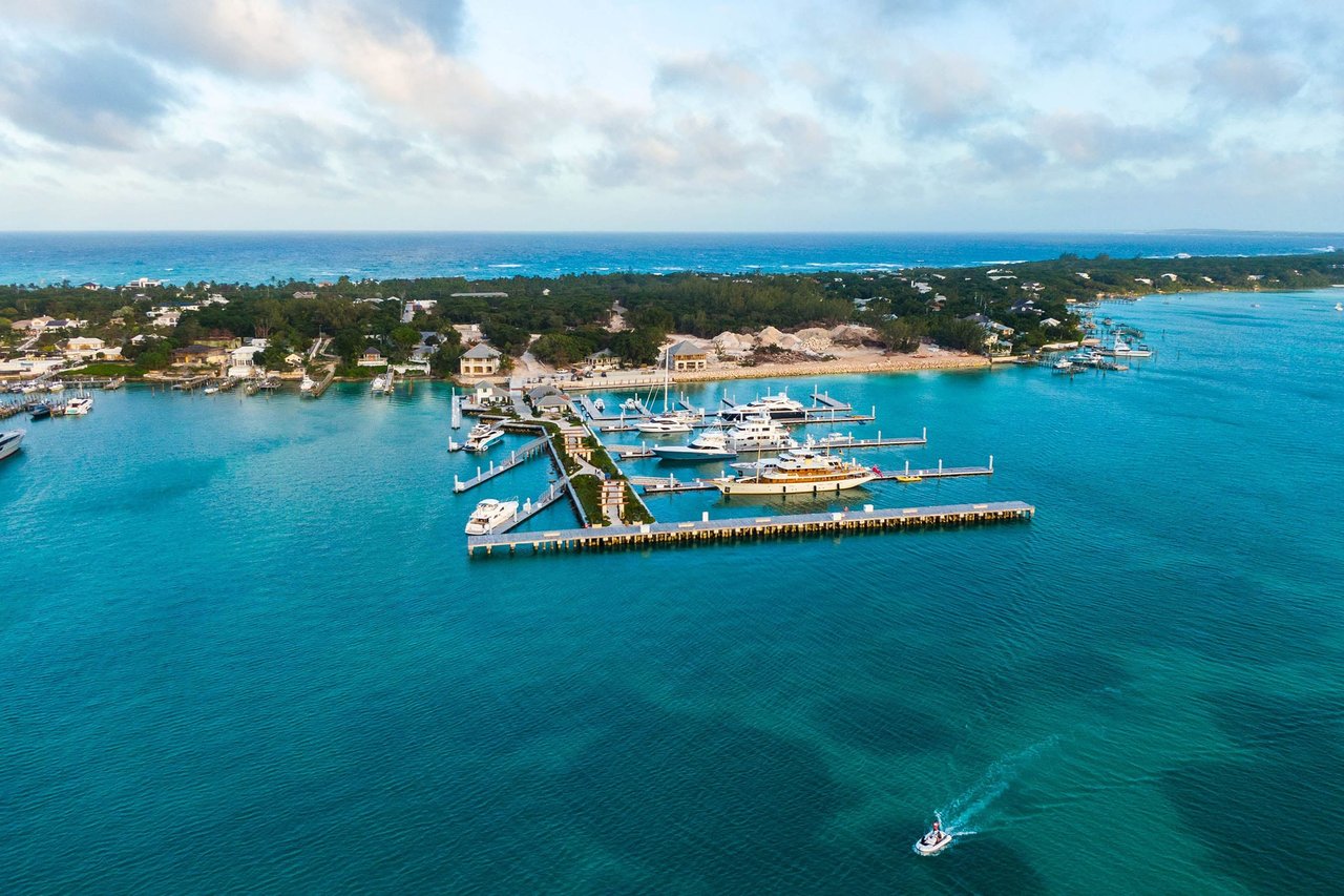 The Residences at Briland Club
