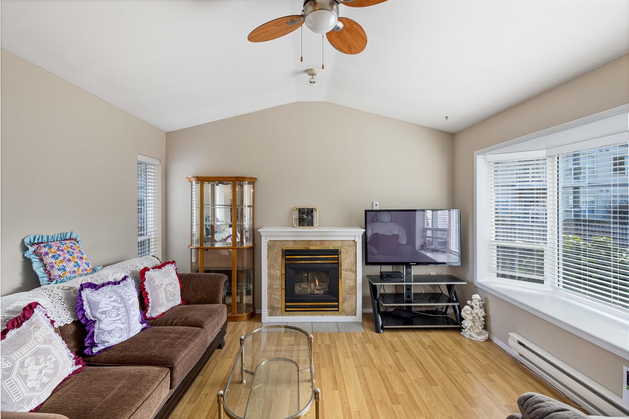 6-1201 Pemberton Ave