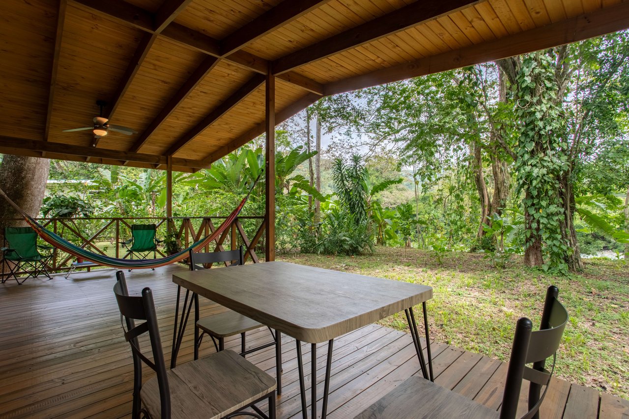 BARU RIVERFRONT HOME CLOSE TO THE BEACH IN DOMINICAL COSTA RICA