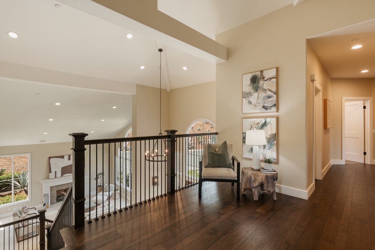 1805 Holly Tree Lane