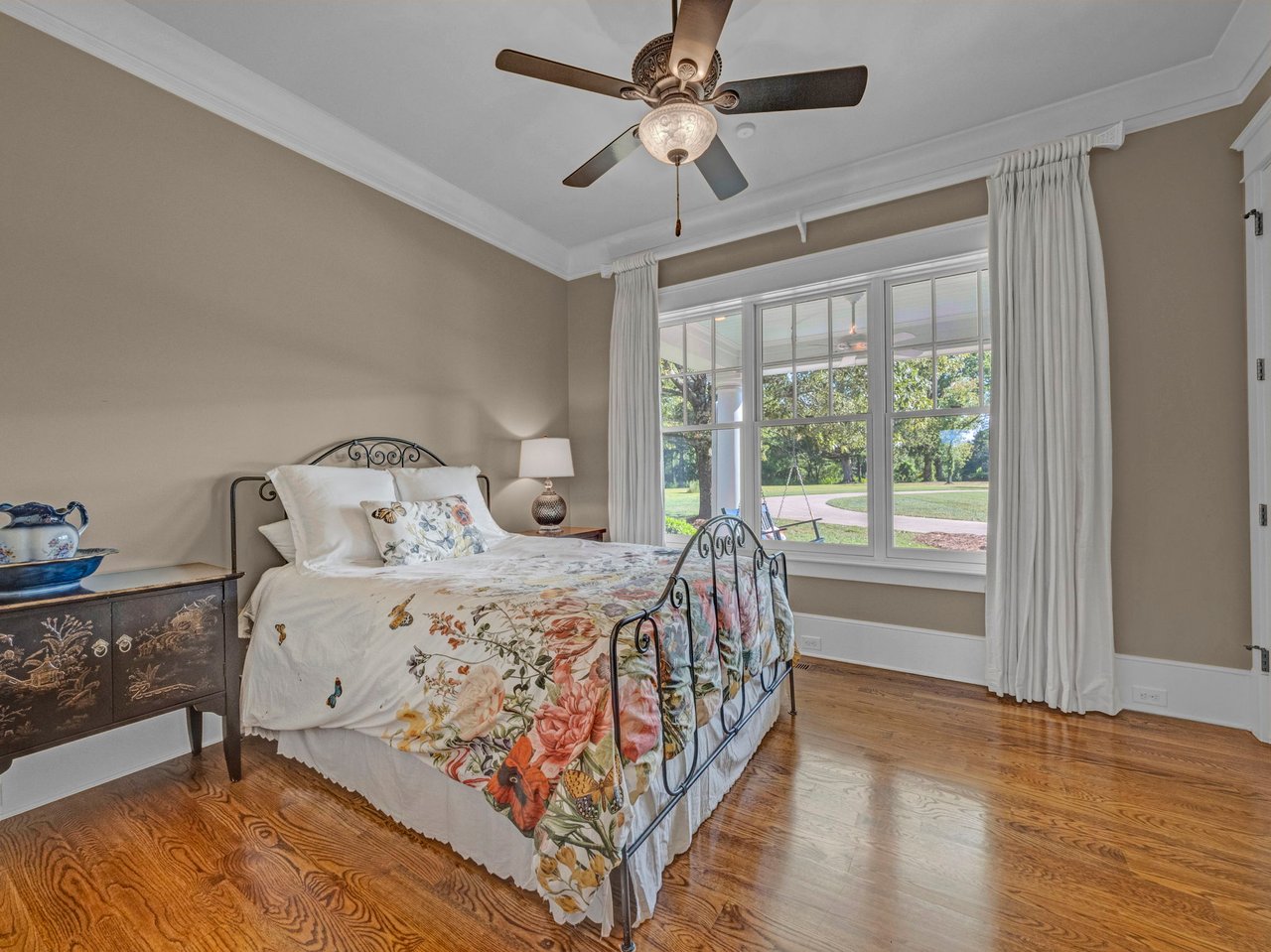 162 Acre Estate with Mountain Views
