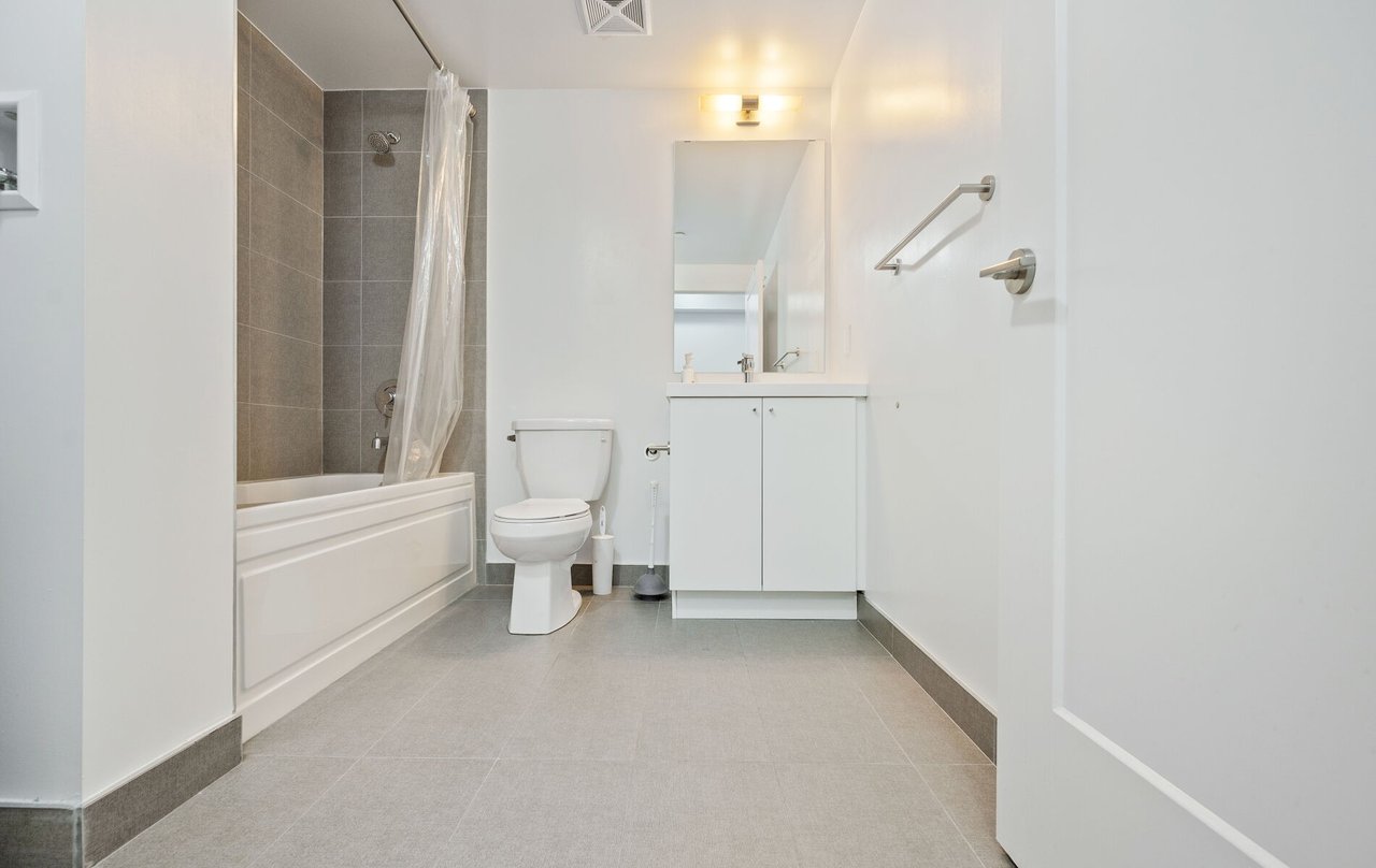 2550 Simcoe Street N 219