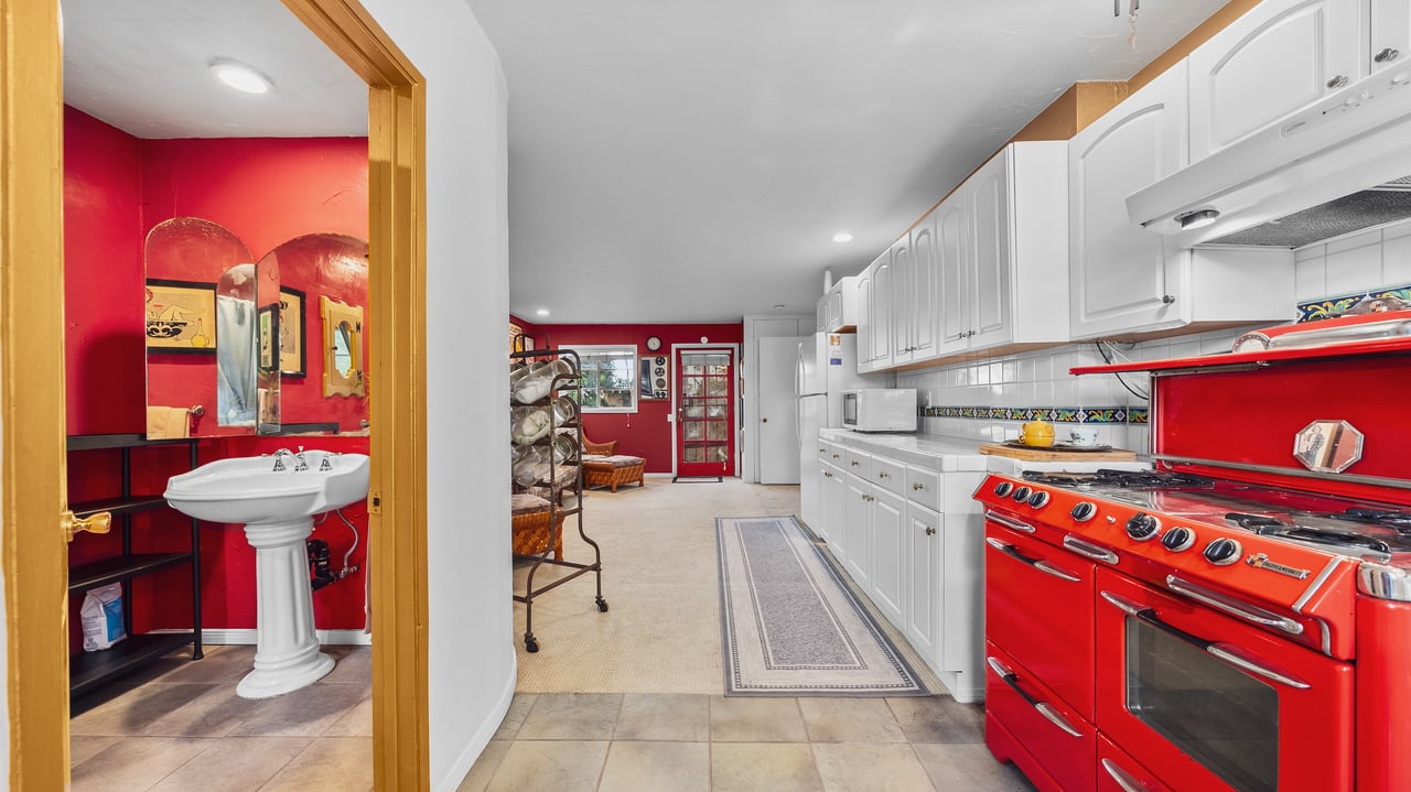 2882 Belden Dr, hollywood hills
