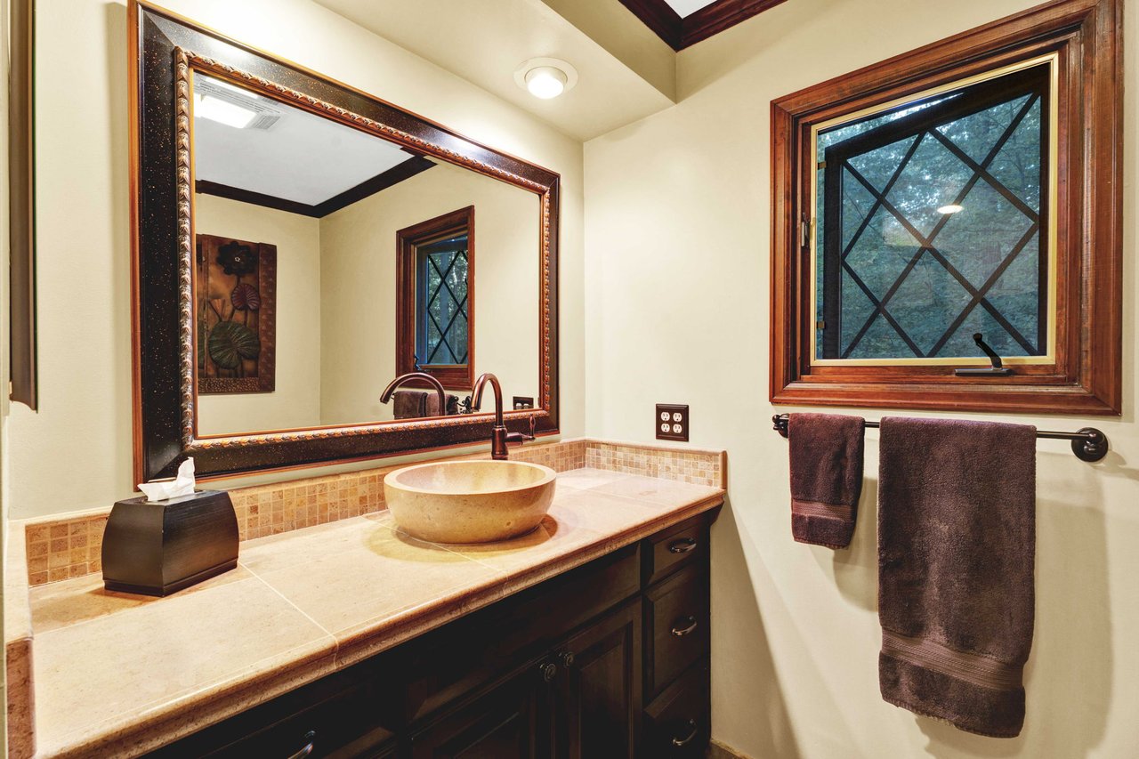 1100 Bretton Lane, Bloomfield Hills