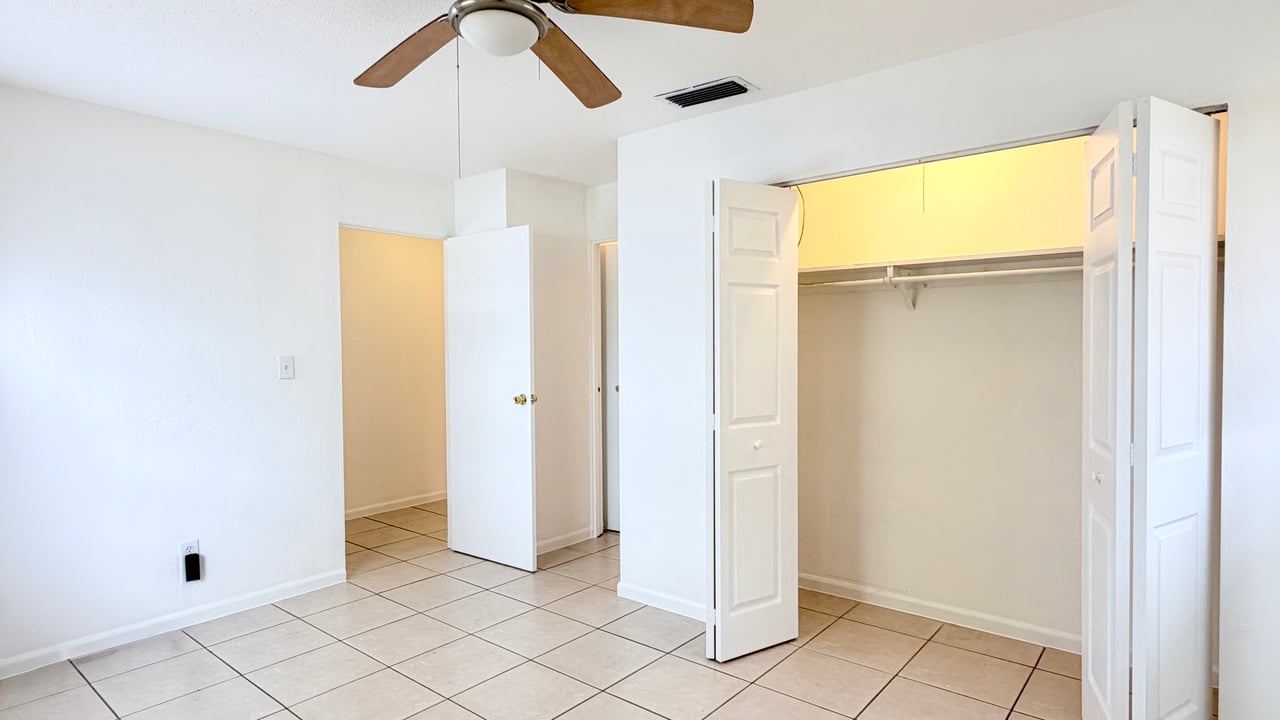 Casselberry Three-Bedroom, Two-Bathroom Duplex Unit with Private Yard
