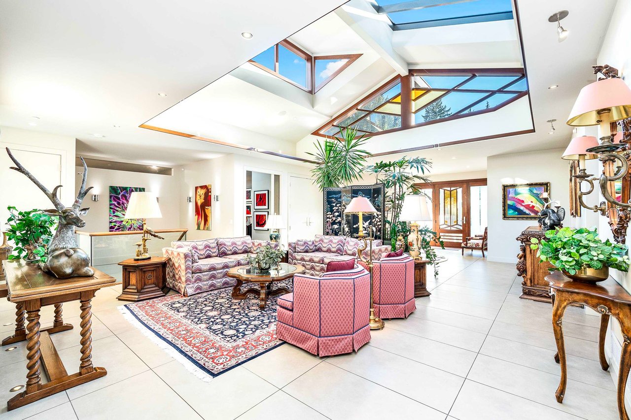 389 MOYNE DR