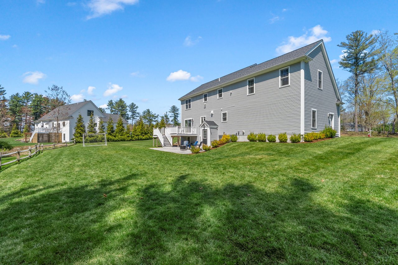 11 Lisa Ln Pembroke, MA 02359
