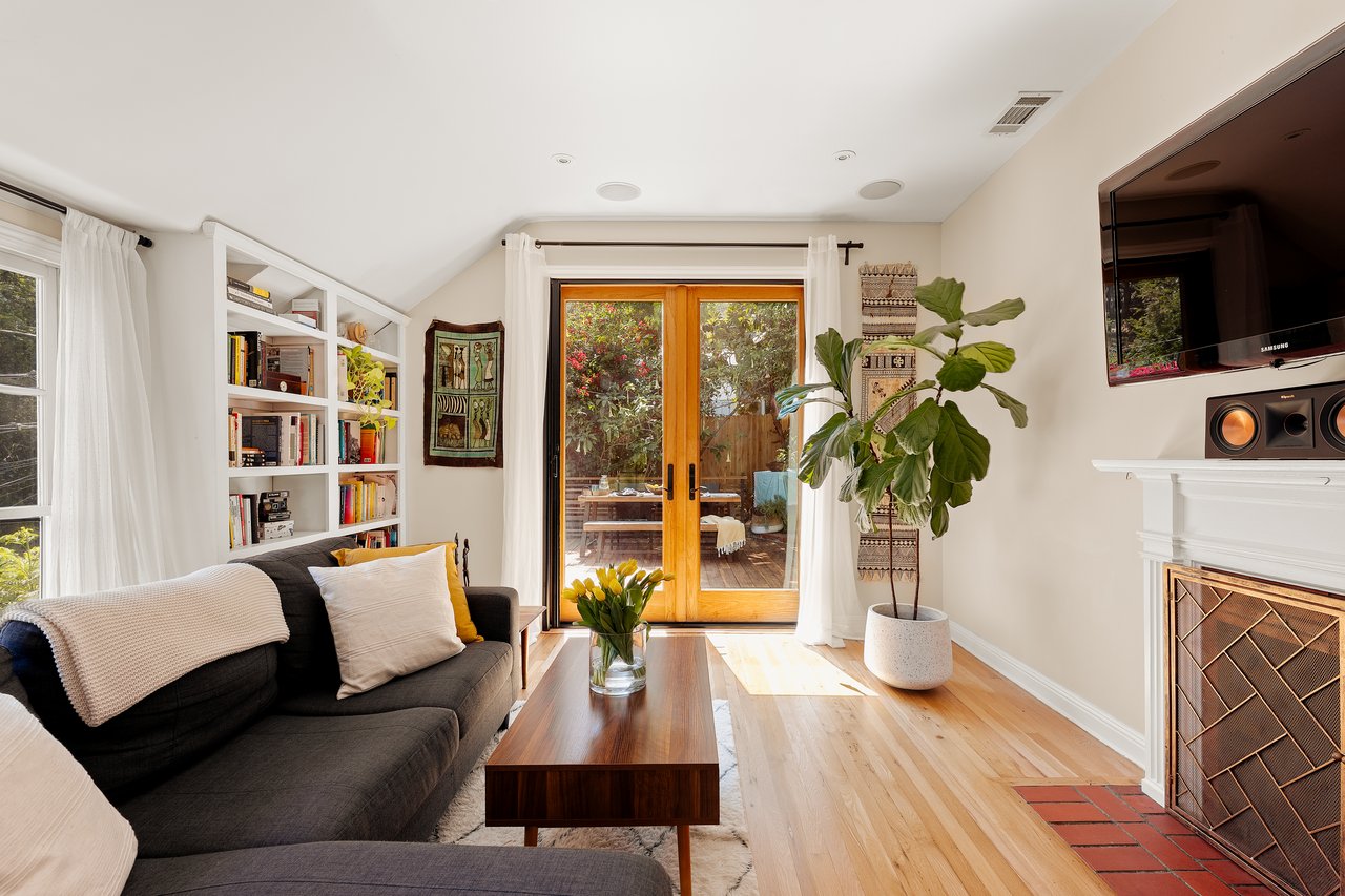 6871 Sunny Cove
