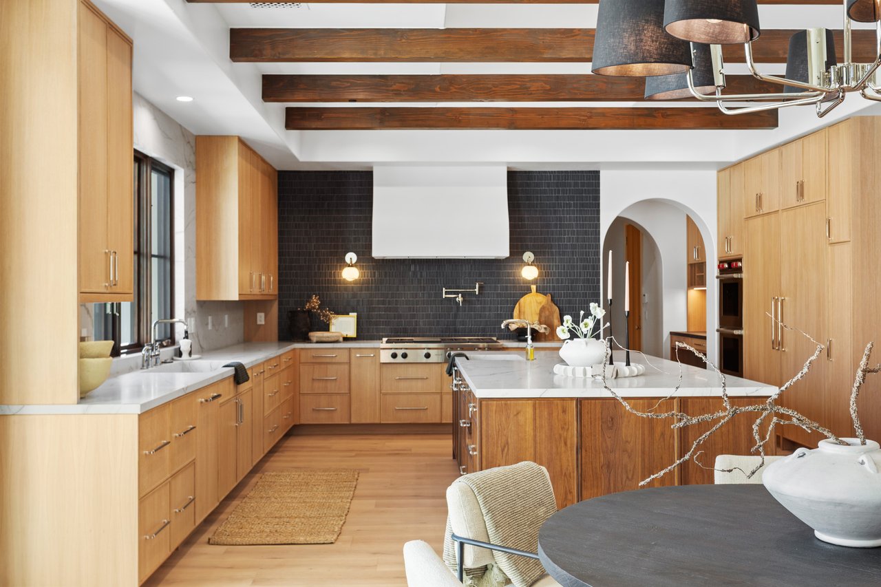 4605 E ROCKRIDGE Road