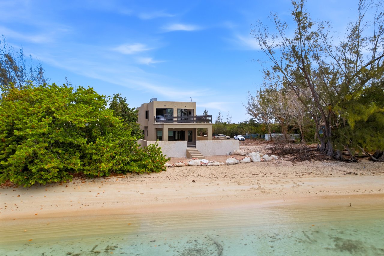 Villa Sol, Adelaide Beach