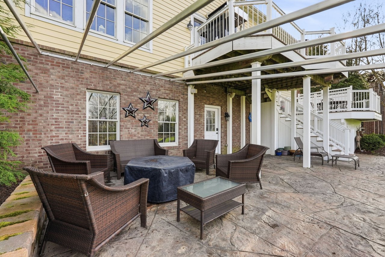 EXCLUSIVE LISTING  -  1234 Newbury Highland