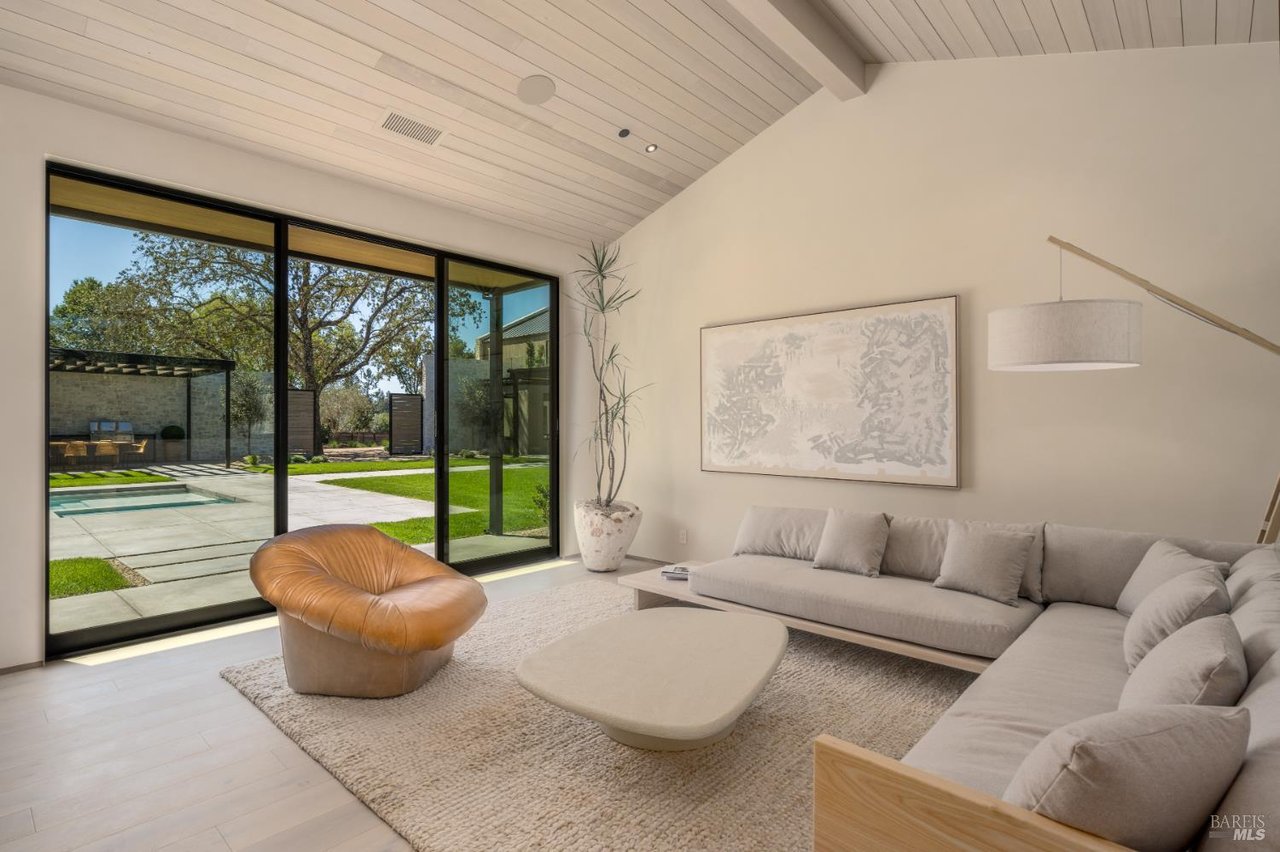 1438 Ridge Valley Road