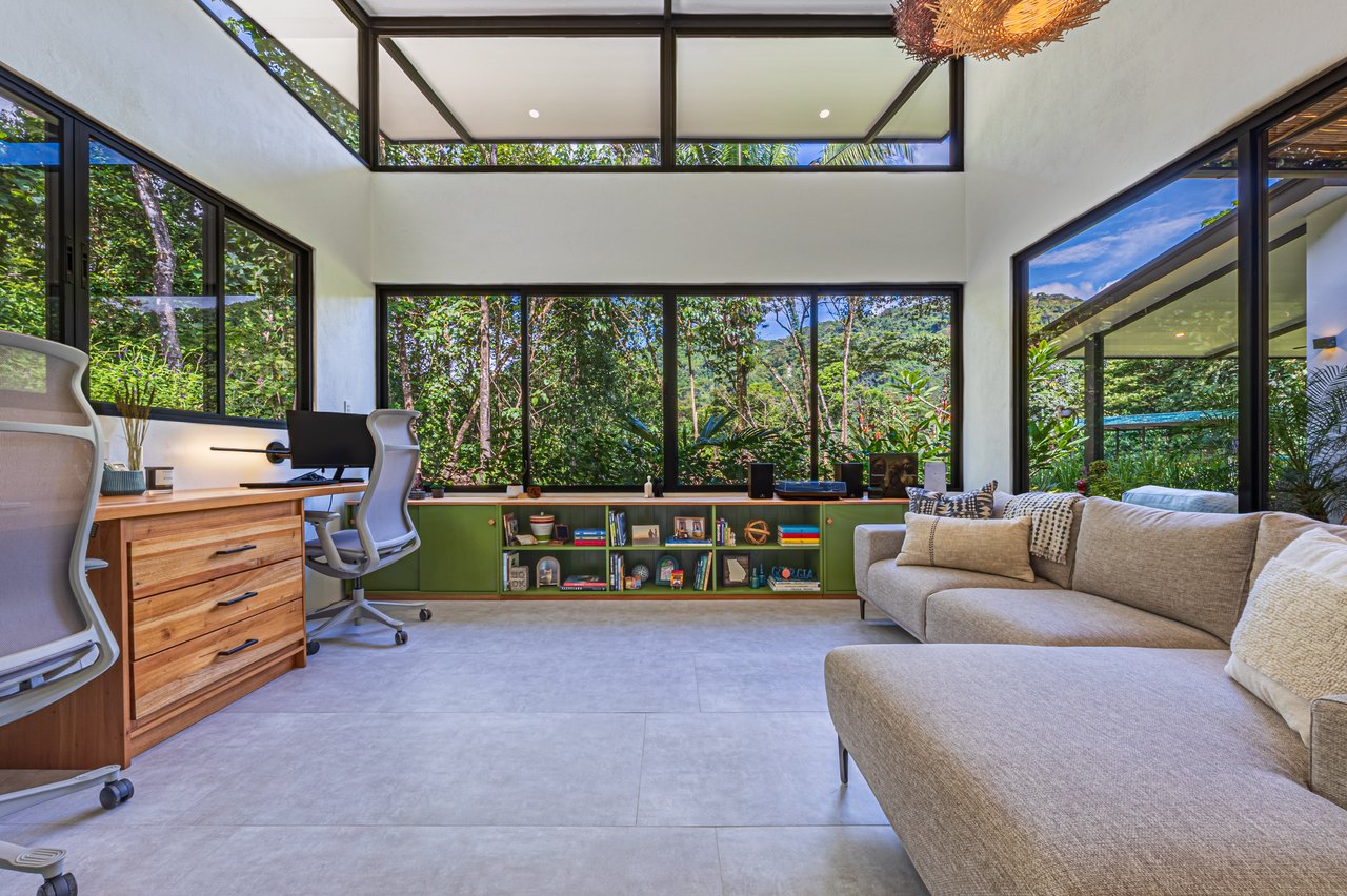 Contemporary Mountain View Villa – 5 Minutes to Playa Dominical