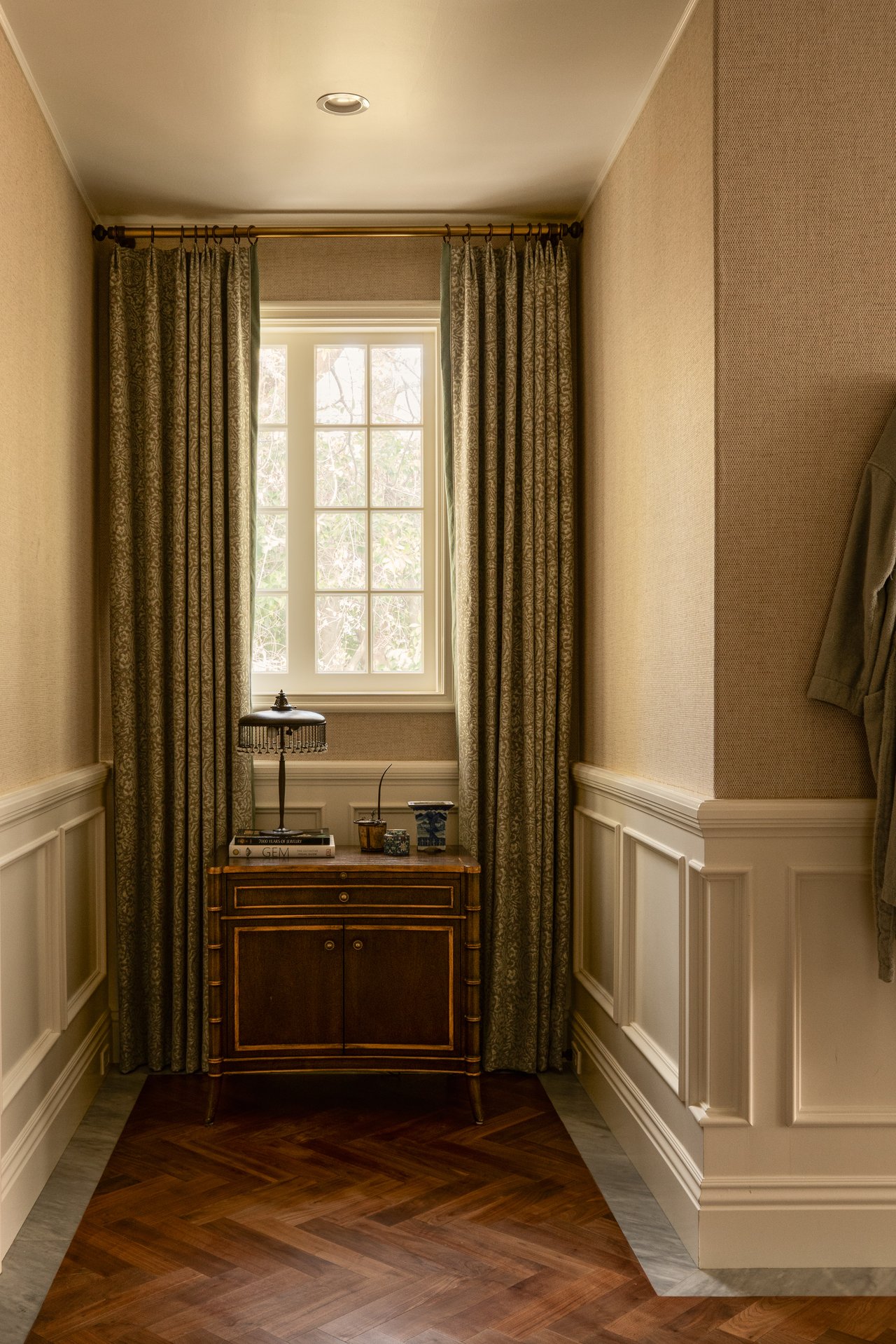 1420 Moraga Dr, Bel Air