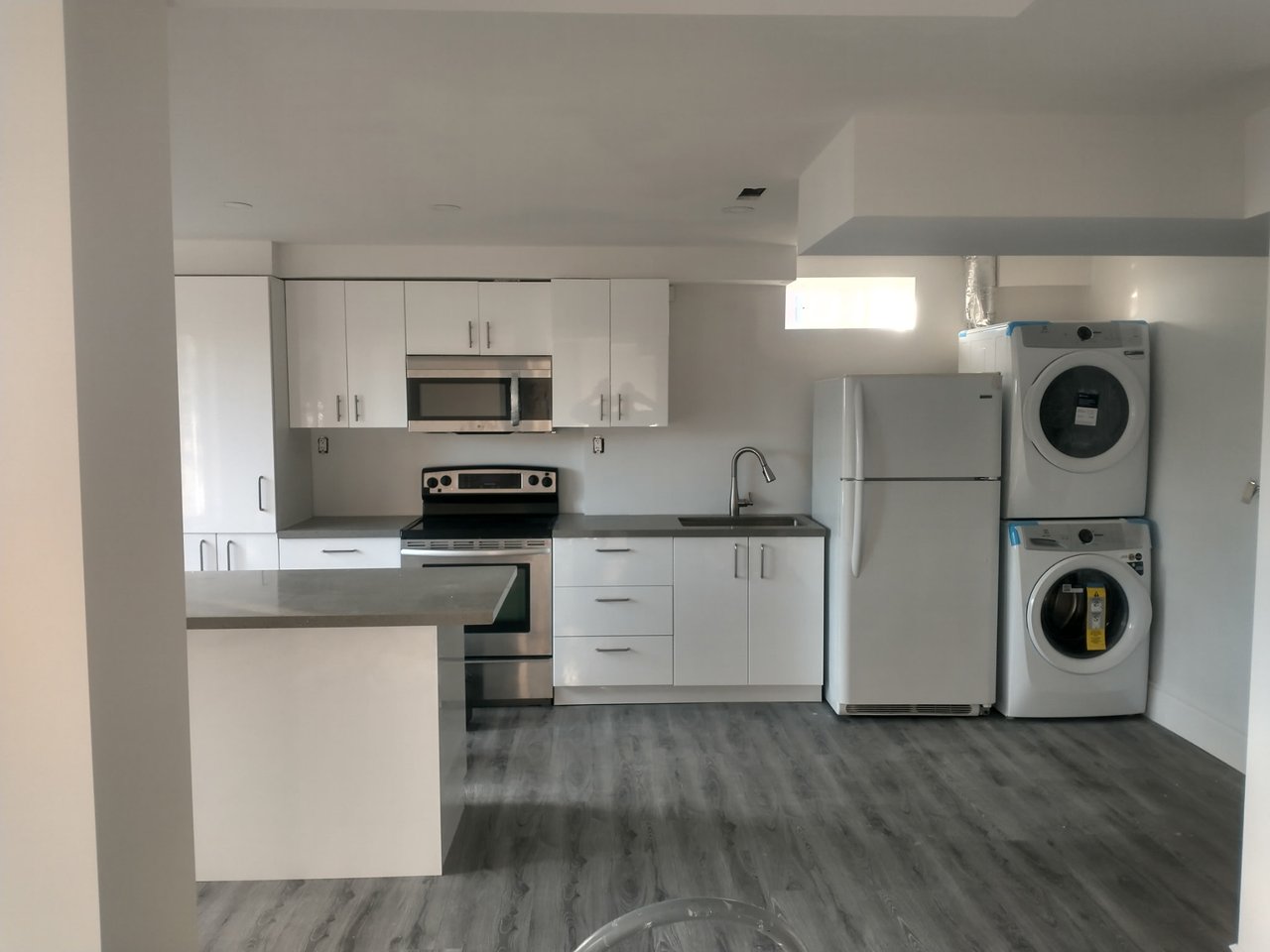 31 West Oak Trail Unit: Lower