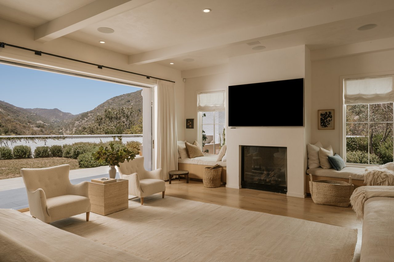 Brentwood Off-Market 