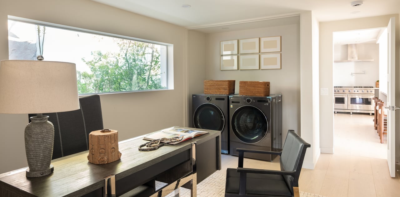 8515 Hedges Way, Sunset Strip