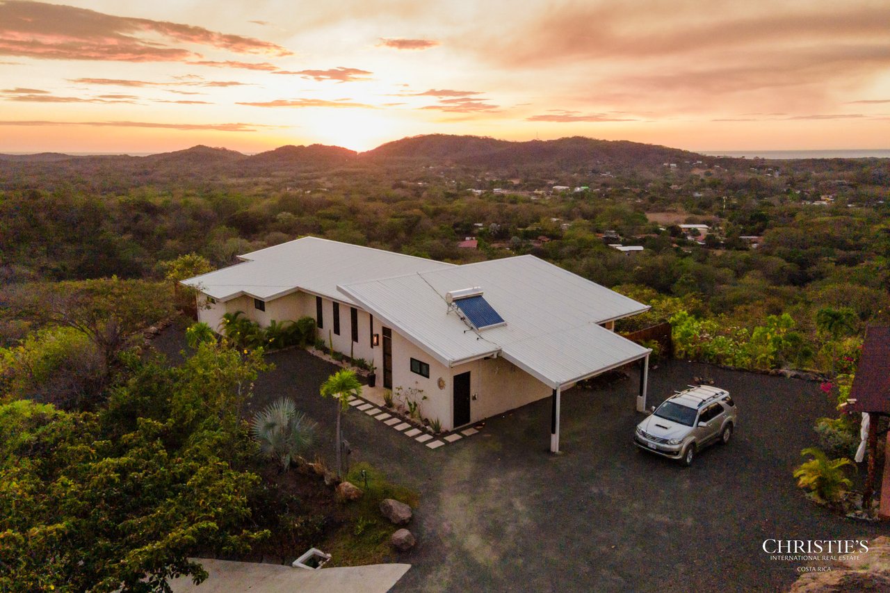 Toltec Estate & Casa Lunax Oceanview Investment Compound