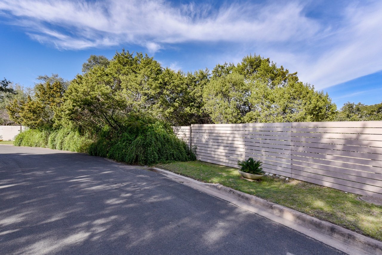2106 N Oak Canyon