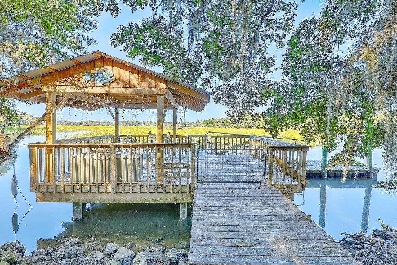  8112 Palmetto Road, Edisto Island, SC 29438