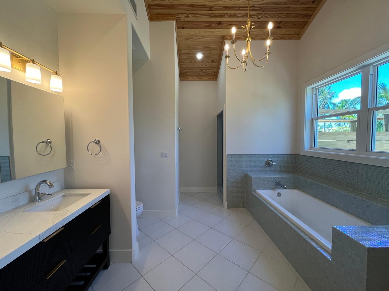 Sunnyside, Treasure Cay 