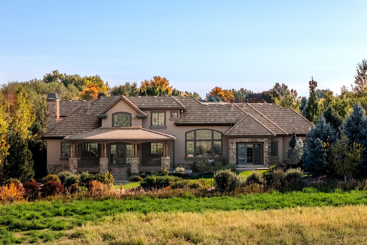 8925 Mountain View Lane