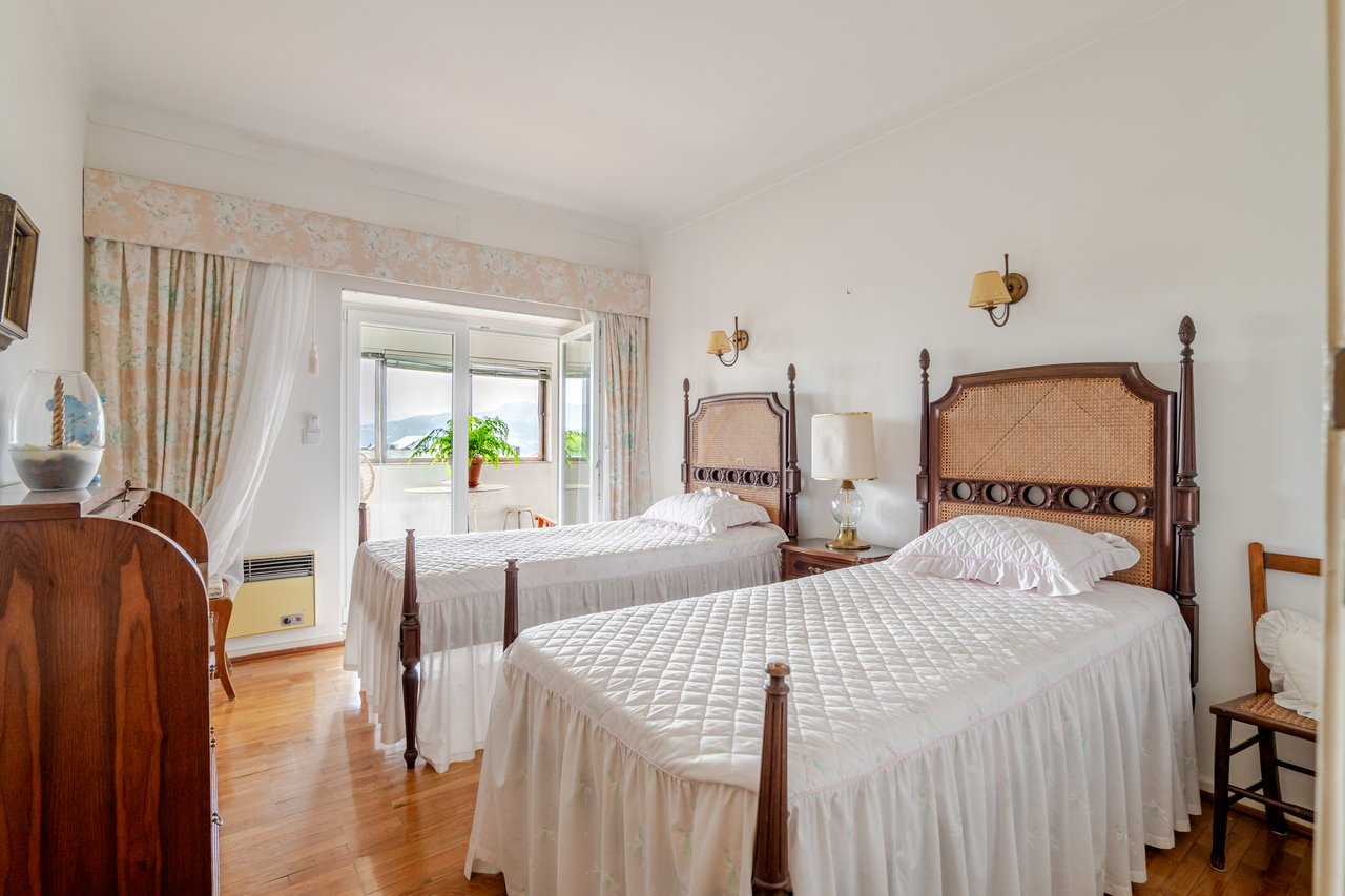 Rustic Four-Bedroom House with Private Land in Folhadela, Vila Real