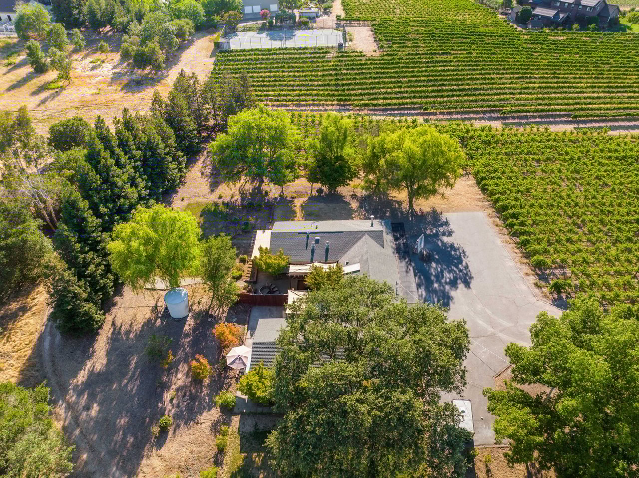 725 Lytton Station