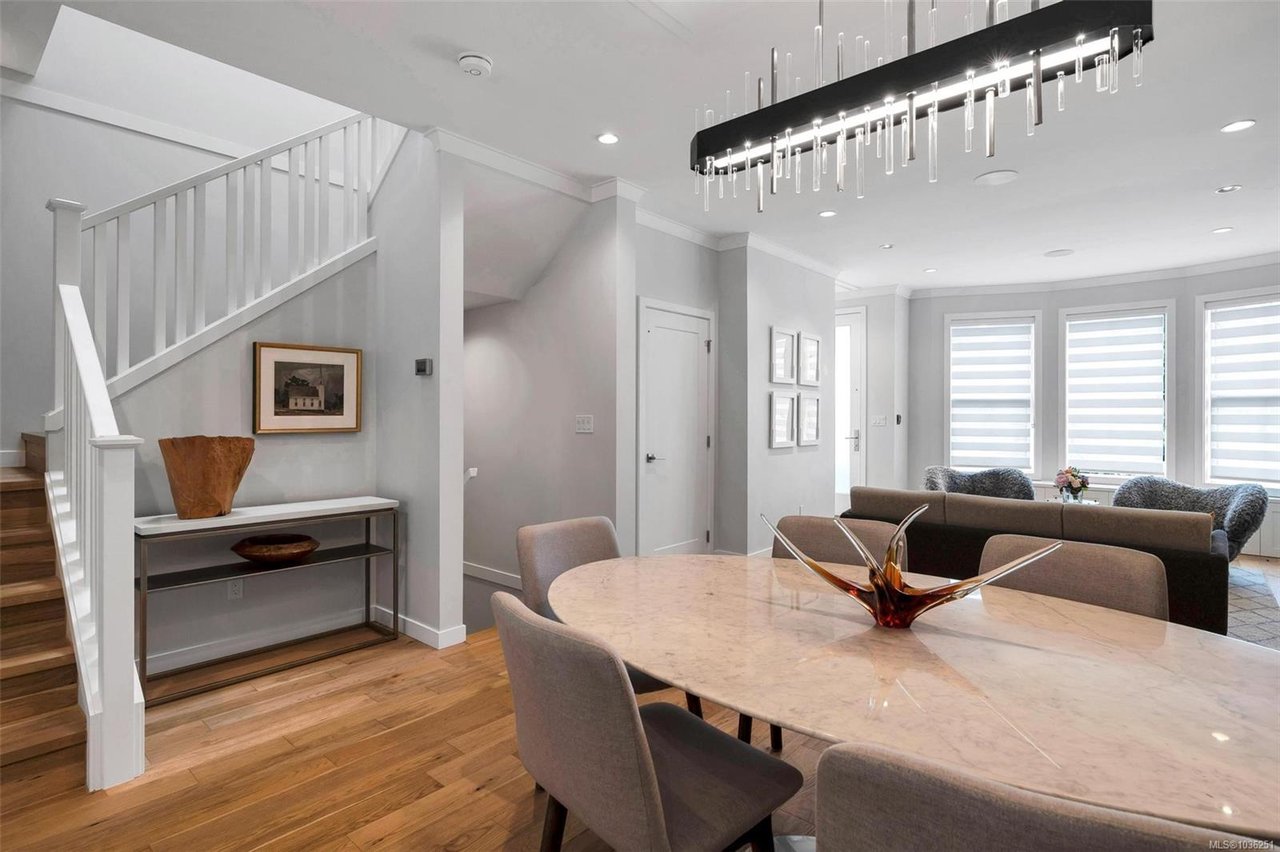 1034 Pentrelew Pl